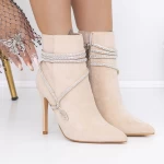 Kurze Stiefel mit einem dünnen Absatz 3xkk32 Beige | Mei