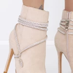 Kurze Stiefel mit einem dünnen Absatz 3xkk32 Beige | Mei