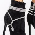 Kurze Stiefel mit einem dünnen Absatz 3xkk32 Black | Mei