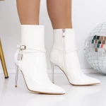 Kurze Stiefel mit einem dünnen Absatz 3xkk31 Weiß | Mei