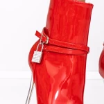 Kurze Stiefel mit einem dünnen Absatz 3xkk31 Rot Mei