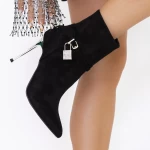 Kurze Stiefel mit einem dünnen Absatz 3xkk31 Black | Mei