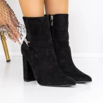 Kurze Stiefel mit einer dicken Absatz 3xkk29 Black | Mei