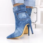 Kurze Stiefel mit einem dünnen Absatz 3ou3 Blau Mei