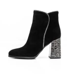 Kurze Stiefel mit einer dicken Ferse K9071-80B Black Jose Simon