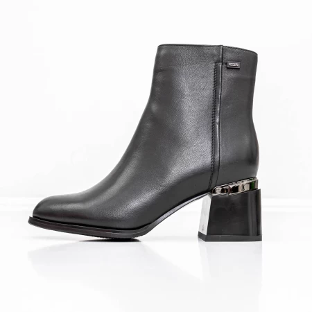 Kurze Stiefel mit einer dicken Ferse K5830-5046A Black Jose Simon