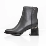 Kurze Stiefel mit einer dicken Ferse K5830-5046A Black Jose Simon