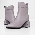 Kurze Stiefel mit einer dicken Ferse K107-55-B81B Gray Jose Simon