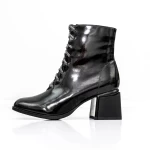 Kurze Stiefel mit einer dicken Ferse K577-16d Black Jose Simon