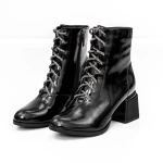 Kurze Stiefel mit einer dicken Ferse K577-16d Black Jose Simon