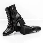 Kurze Stiefel mit einer dicken Ferse K577-16d Black Jose Simon
