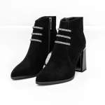 Kurze Stiefel mit einer dicken Ferse M01-01A Black Jose Simon
