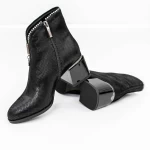 Kurze Stiefel mit einer dicken Ferse KD18-30B Black Jose Simon