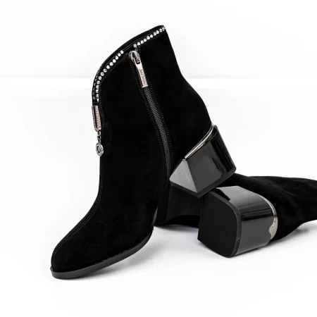 Kurze Stiefel mit einer dicken Ferse KD18-30A Black Jose Simon