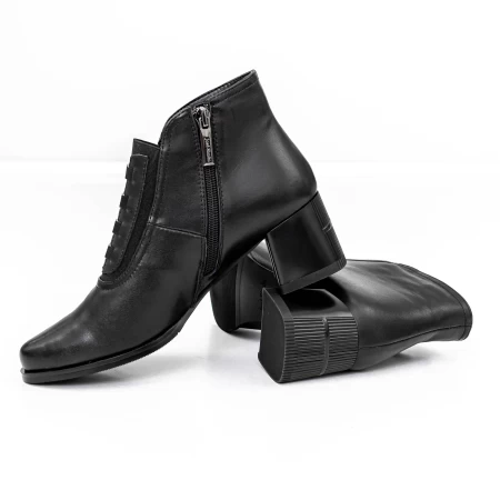 Kurze Stiefel mit einer dicken Ferse KD3-1B Black Jose Simon