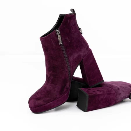Kurze Stiefel mit einer dicken Ferse M03-05B Cherry Jose Simon