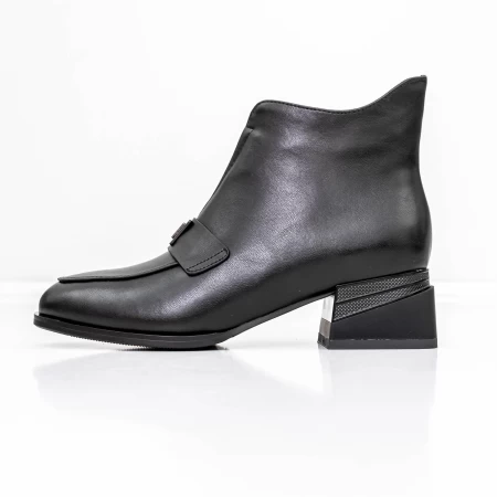 Kurze Stiefel mit einer dicken Ferse K21698-3A Black Jose Simon