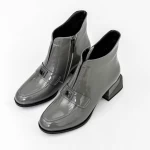 Kurze Stiefel mit einer dicken Ferse K21698-3B Grey Jose Simon