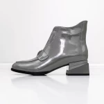Kurze Stiefel mit einer dicken Ferse K21698-3B Grey Jose Simon
