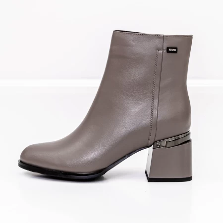 Kurze Stiefel mit einer dicken Ferse K5830-5046B Grey Jose Simon