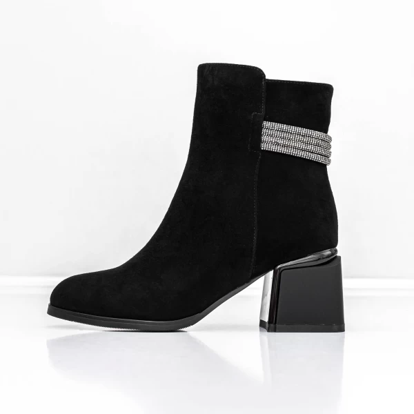 Kurze Stiefel mit einer dicken Ferse K577-37B Black Jose Simon