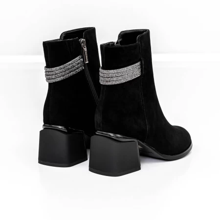 Kurze Stiefel mit einer dicken Ferse K577-37B Black Jose Simon