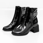 Kurze Stiefel mit einer dicken Ferse K577-37C Black Jose Simon