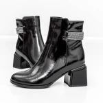 Kurze Stiefel mit einer dicken Ferse K577-37C Black Jose Simon