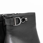 Kurze Stiefel mit einer dicken Ferse K9196-1b Black Jose Simon