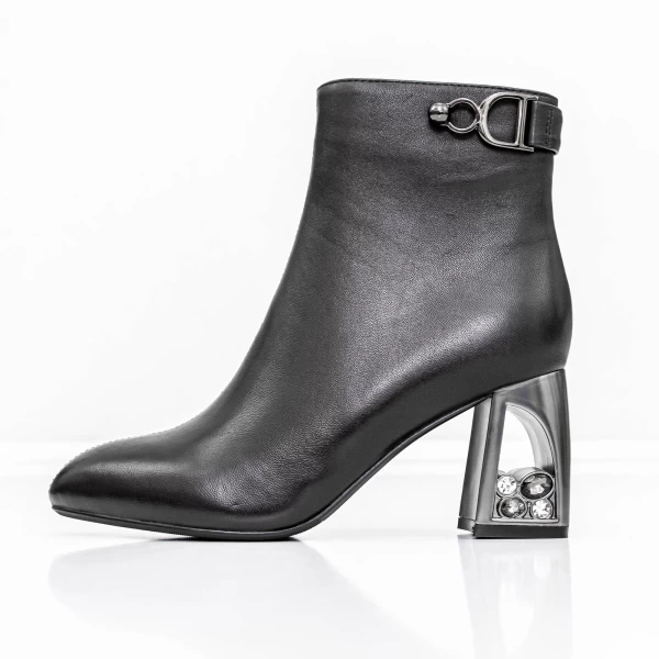 Kurze Stiefel mit einer dicken Ferse K9196-1b Black Jose Simon