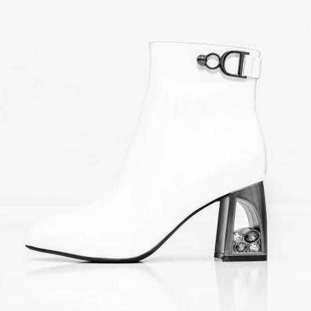Kurze Stiefel mit einer dicken Ferse K9196-1d Creme Jose Simon