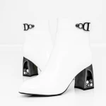 Kurze Stiefel mit einer dicken Ferse K9196-1d Creme Jose Simon