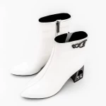 Kurze Stiefel mit einer dicken Ferse K9196-1d Creme Jose Simon