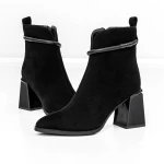 Kurze Stiefel mit einer dicken Ferse K143-55-A241A Black Jose Simon