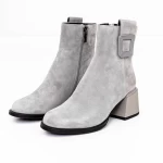 Kurze Stiefel mit einer dicken Ferse K05-55-A25C Grey Jose Simon