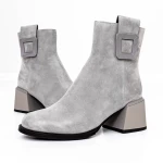 Kurze Stiefel mit einer dicken Ferse K05-55-A25C Grey Jose Simon