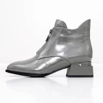 Kurze Stiefel mit einer dicken Ferse K21713-6b Grey Jose Simon