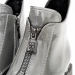 Kurze Stiefel mit einer dicken Ferse K21713-6b Grey Jose Simon