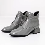 Kurze Stiefel mit einer dicken Ferse K21713-6b Grey Jose Simon