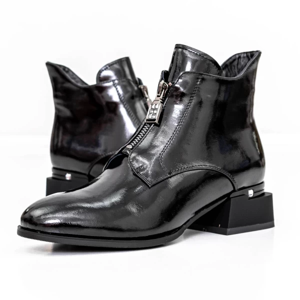 Kurze Stiefel mit einer dicken Ferse K21713-6c Black Jose Simon