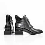 Kurze Stiefel mit einer dicken Ferse K21713-6c Black Jose Simon