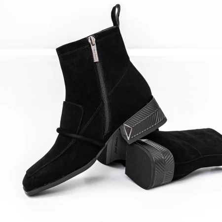 Kurze Stiefel mit einer dicken Ferse M12-01A Black Jose Simon