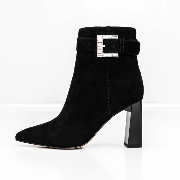 Kurze Stiefel mit einer dicken Ferse K2942-W85C Black Jose Simon