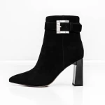 Kurze Stiefel mit einer dicken Ferse K2942-W85C Black Jose Simon