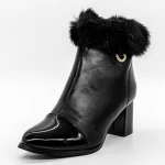 Kurze Stiefel mit einer dicken Absatz A823 Black | Mode