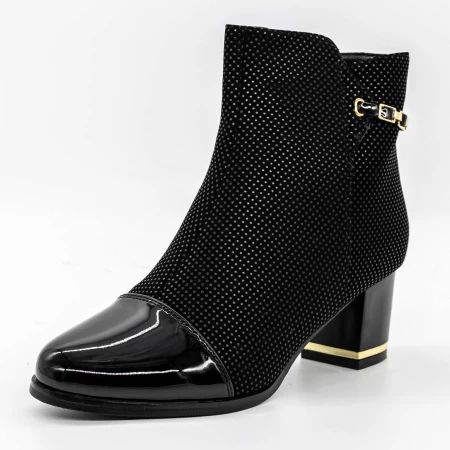 Kurze Stiefel mit einer dicken Absatz A1016 Black | Mode