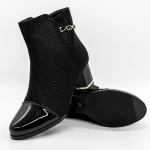 Kurze Stiefel mit einer dicken Absatz A1016 Black | Mode