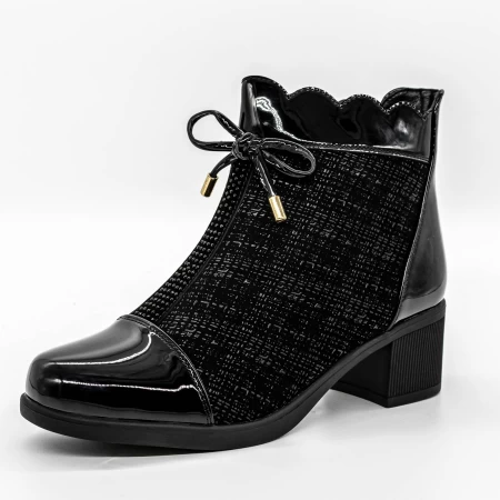 Kurze Stiefel mit einer dicken Absatz A1019-1 Schwarz | Mode