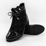 Kurze Stiefel mit einer dicken Absatz A1019-1 Schwarz | Mode