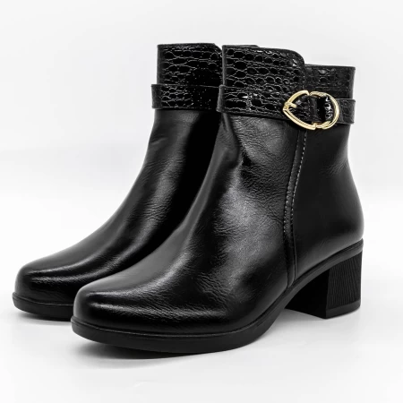 Kurze Stiefel mit einer dicken Absatz A1022 Black | Mode